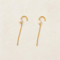 Paire de boucles d'oreilles Tina en vermeil, perle en cristal nacré 4 mm et chaîne pendante 2,5 cm